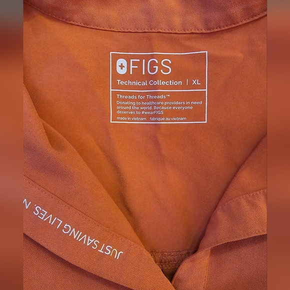 FIGS jogger scrub set - Picture 3 of 8